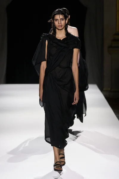 Look 14